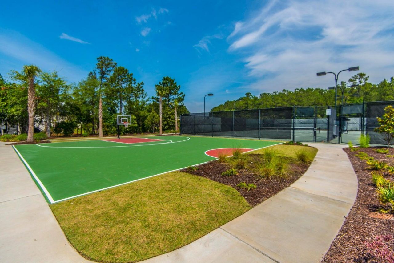 1937 N Creek Drive Photo 104