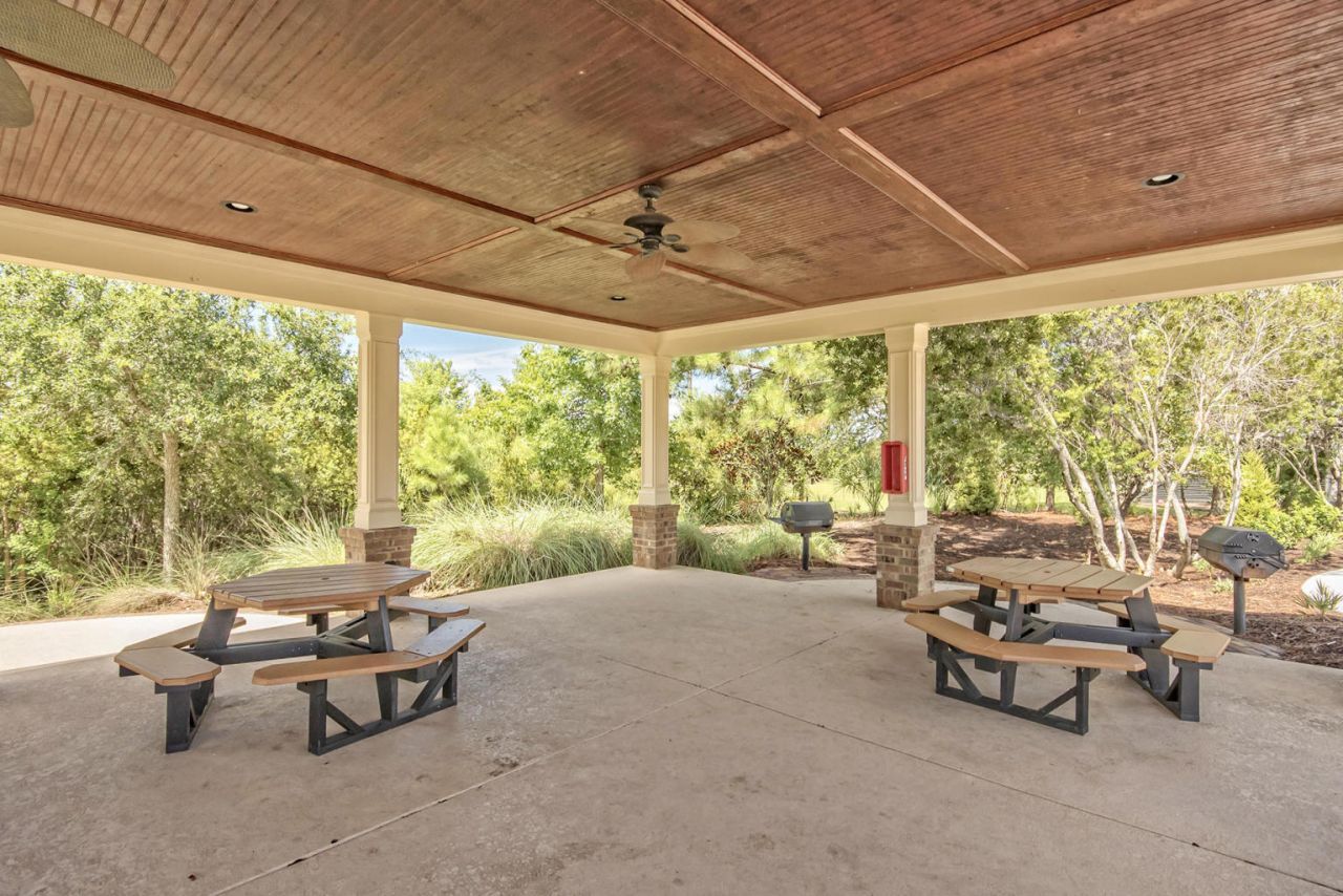 1937 N Creek Drive Photo 106