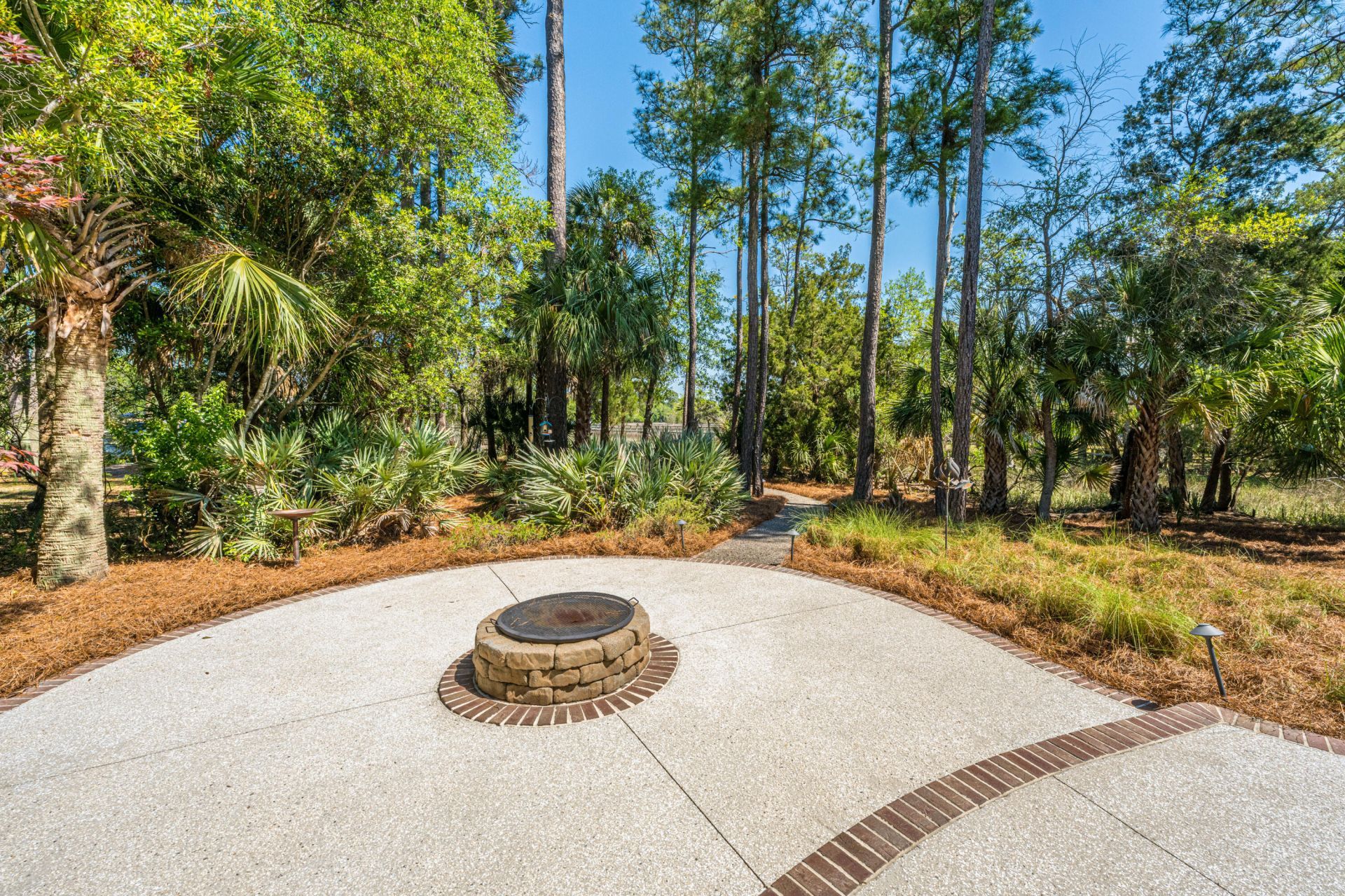 1937 N Creek Drive Photo 19