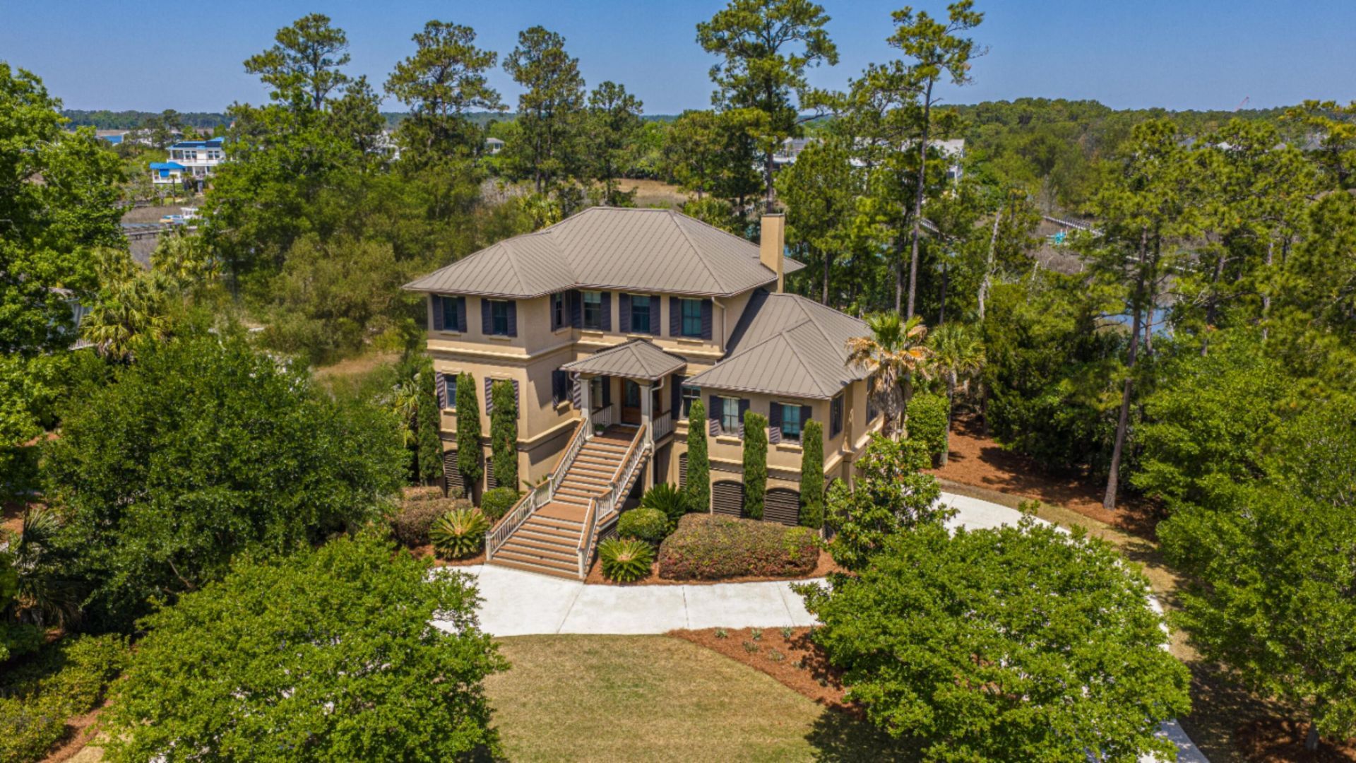 1937 N Creek Drive Photo 5