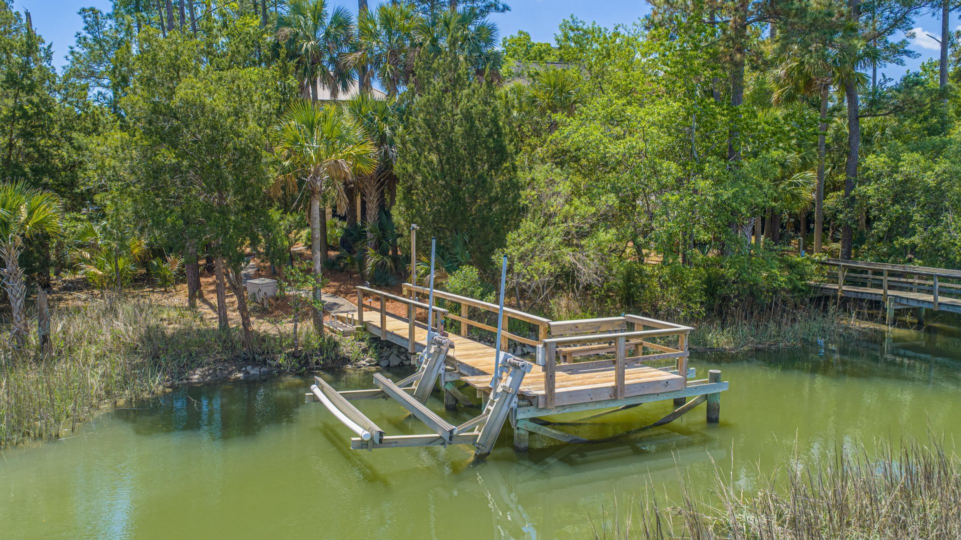 1937 N Creek Drive Photo 9