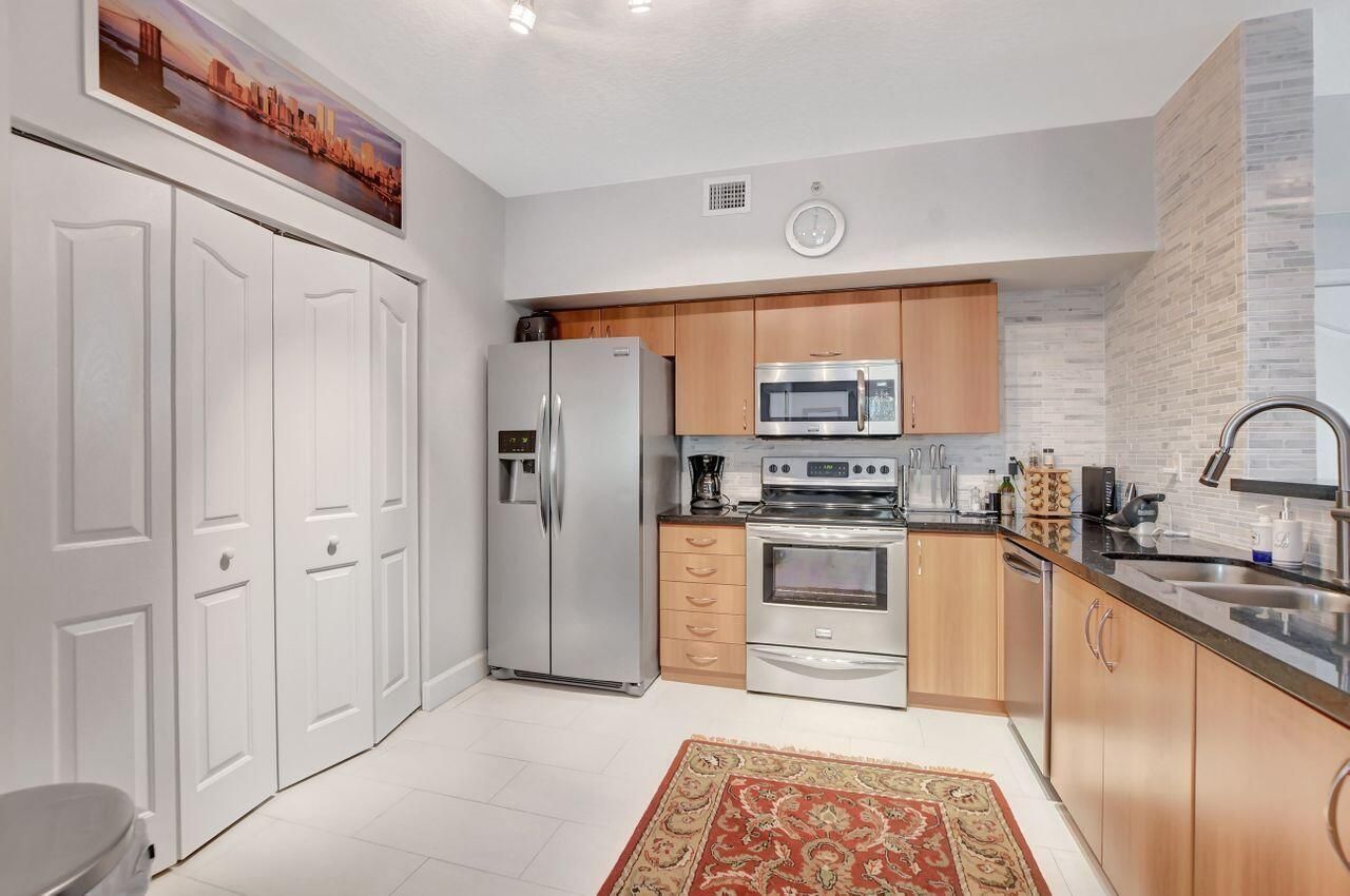 250 NE 3rd Avenue, Unit 1408, Delray Beach, FL 33444 Photo
