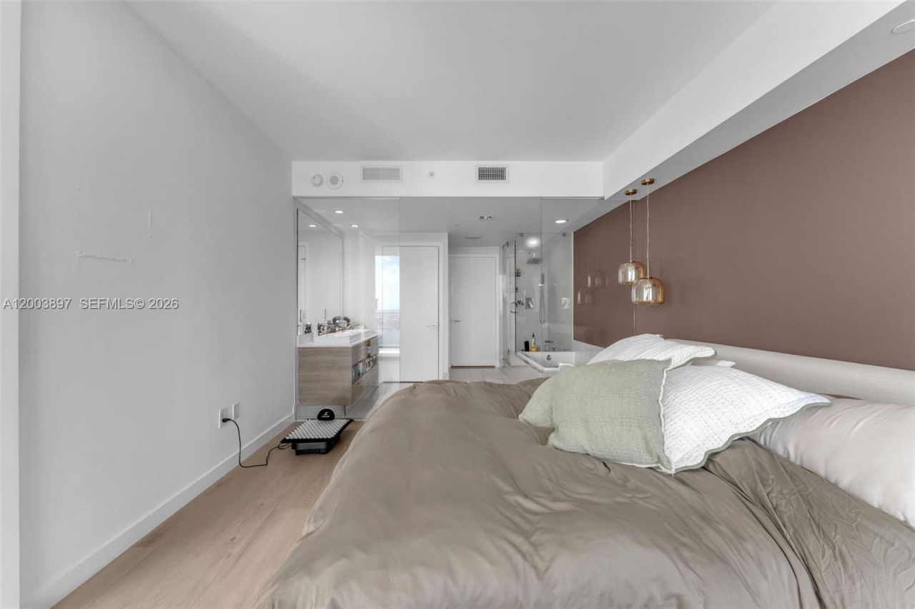 650 NE 32nd St, Unit 4505, Miami, FL 33137 Photo
