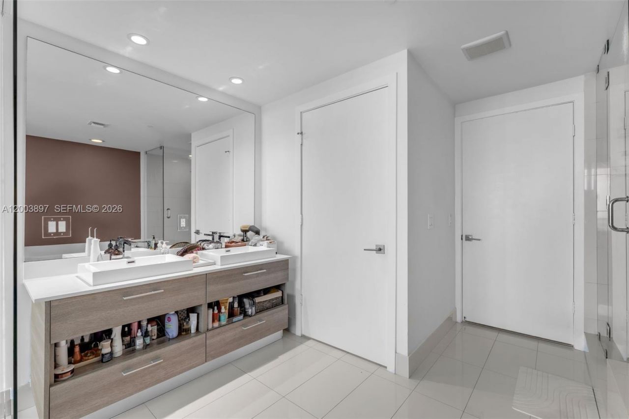 650 NE 32nd St, Unit 4505, Miami, FL 33137 Photo