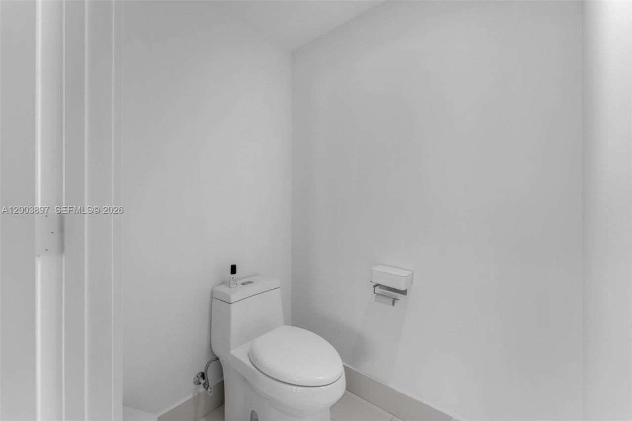 650 NE 32nd St, Unit 4505, Miami, FL 33137 Photo
