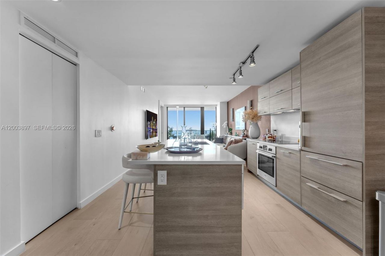650 NE 32nd St, Unit 4505, Miami, FL 33137 Photo