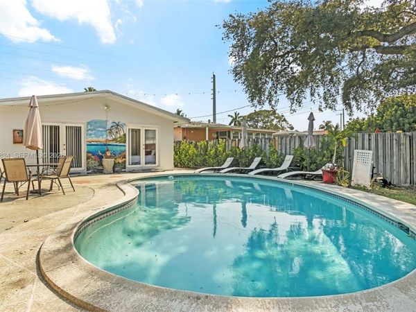 1547 NE 38th St , Oakland Park, FL 33334