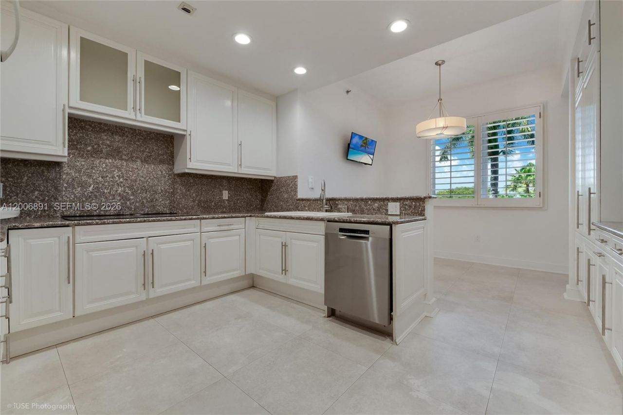 13643 Deering Bay Dr, Unit 146, Coral Gables, FL 33158 Photo