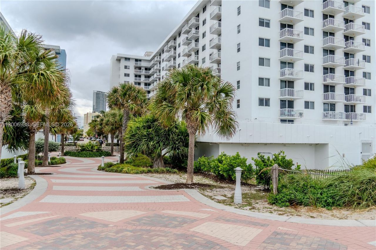 401 Ocean Dr , Unit 222, Miami Beach, FL 33139 Photo