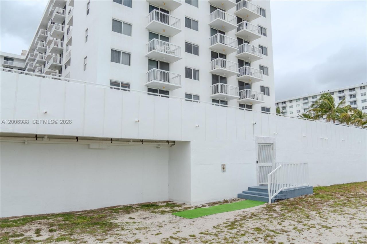 401 Ocean Dr , Unit 222, Miami Beach, FL 33139 Photo