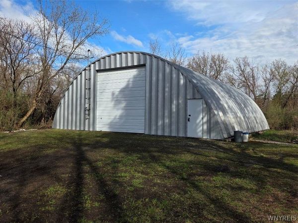 5461 Clinton St Road , Stafford, NY 14143