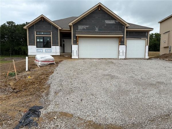 8222 NW 90th Terrace, Kansas City, MO 64153