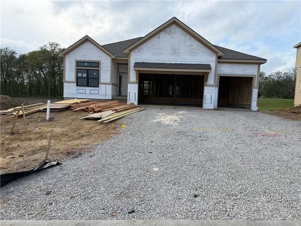 8222 NW 90th Terrace, Kansas City, MO 64153