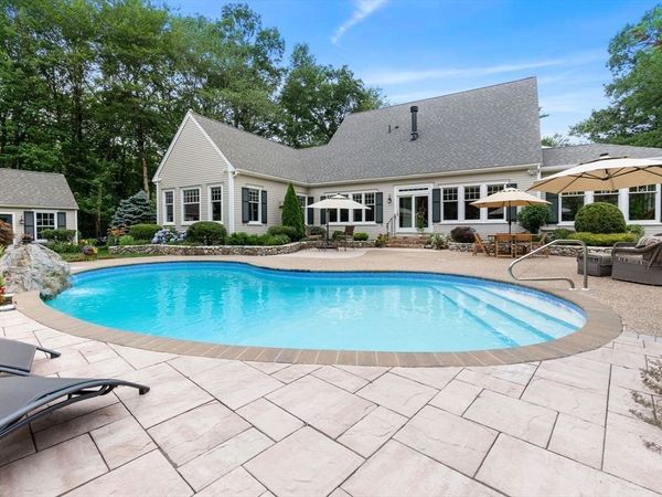 6 Courtney Dr, Newbury, MA 01922