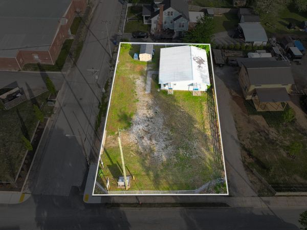 201 S Main St , Mount Pleasant, TN 38474