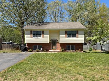 42 CANTON LN, STUARTS DRAFT, VA 24477