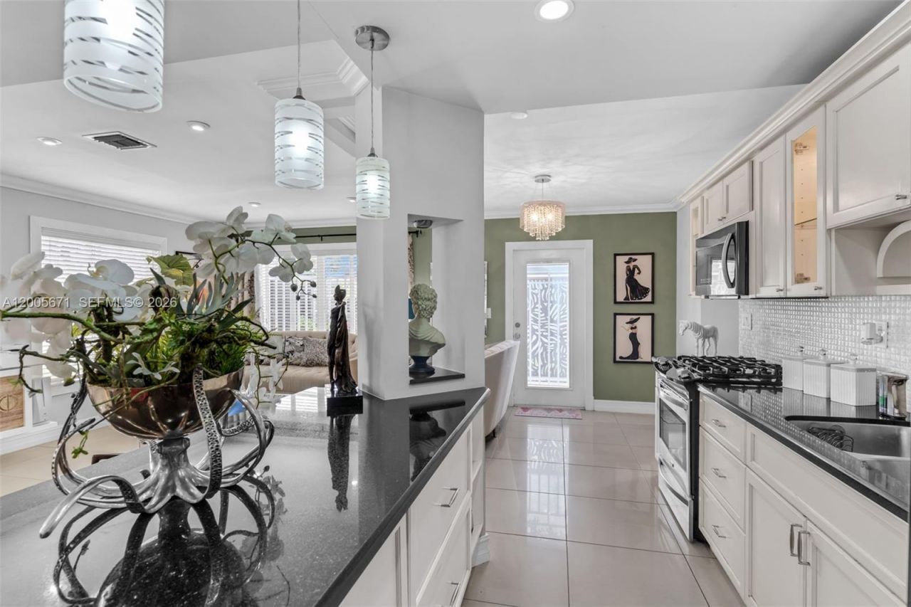 17932 NW 78th Ave , Hialeah, FL 33015 Photo