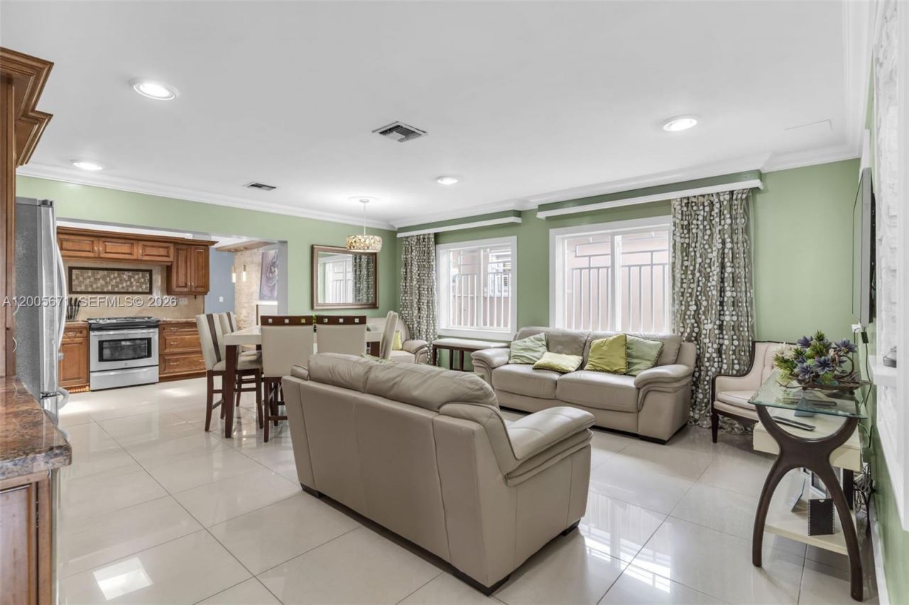 17932 NW 78th Ave , Hialeah, FL 33015 Photo