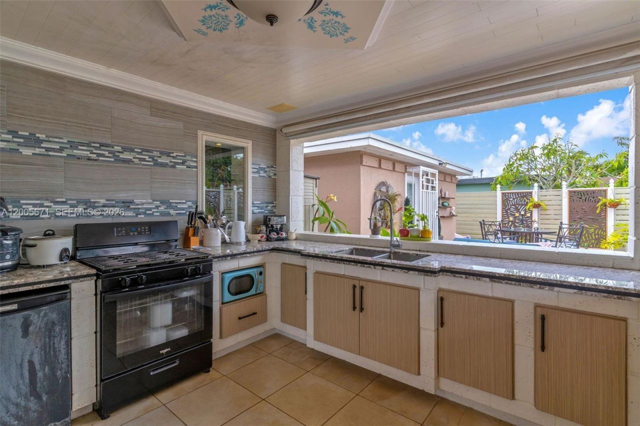 17932 NW 78th Ave , Hialeah, FL 33015 Photo