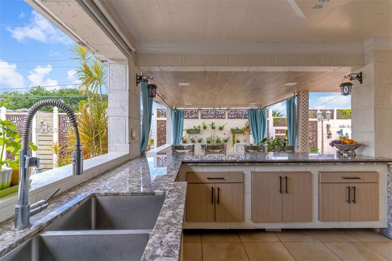 17932 NW 78th Ave , Hialeah, FL 33015 Photo