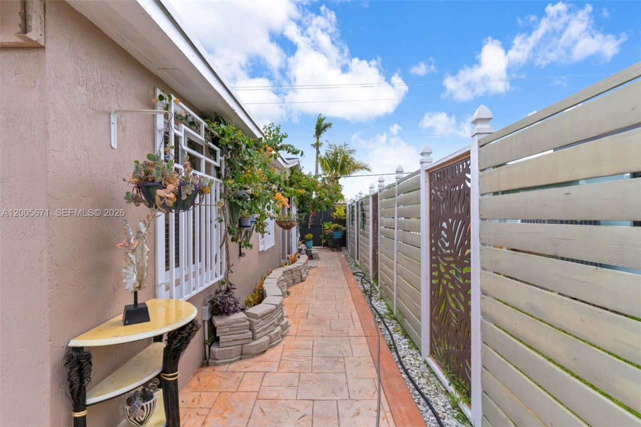 17932 NW 78th Ave , Hialeah, FL 33015 Photo