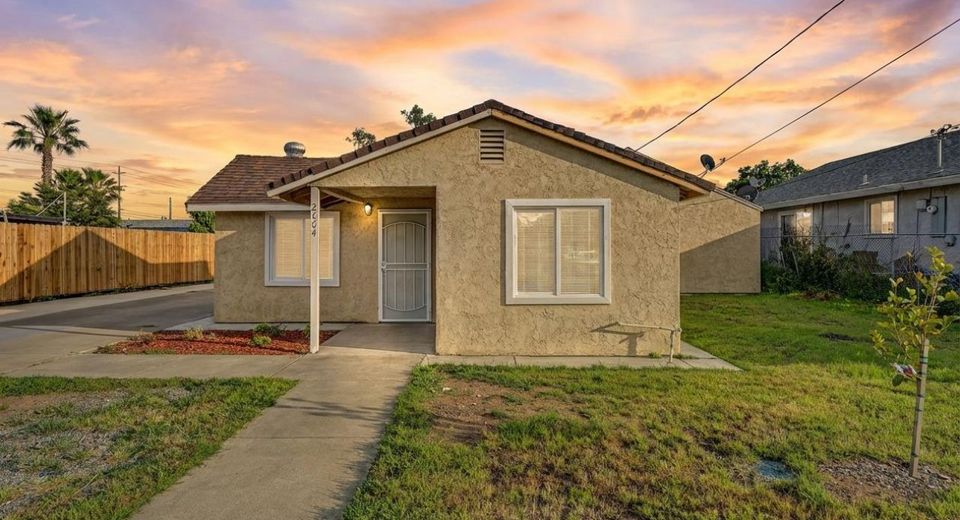 2664 Forrest Street, Sacramento, CA 95815 Photo