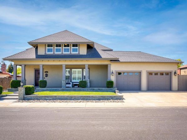 747 Palm Ave, Ripon, CA 95366