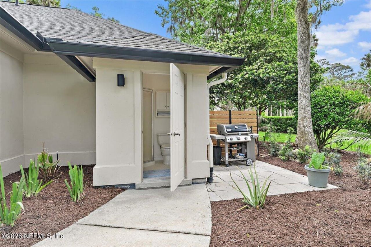 8049 Whisper Lake Lane W, Palm Valley, FL 32082 Photo
