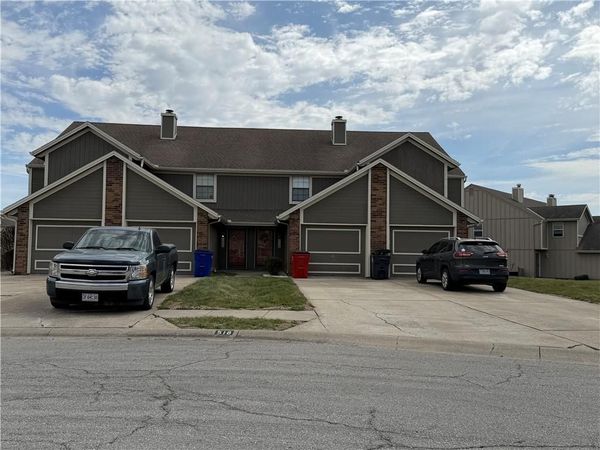 518 NE 6th Street, Unit B, Blue Springs, MO 64014