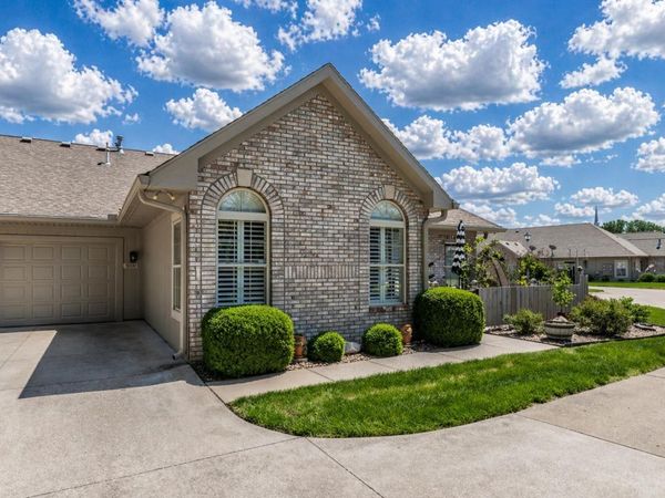 8000 River Park Way, Evansville, IN 47715