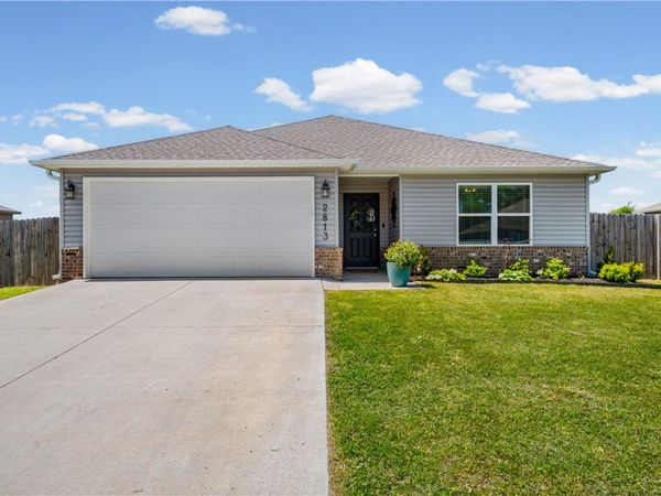 2813 Bauer Street , Pea Ridge, AR 72751