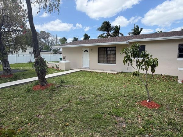 10375 SW 152nd Ter , Miami, FL 33157