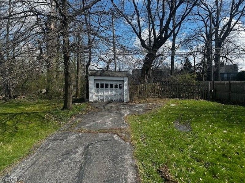 2239 Barrington Road, University Heights, OH 44118 Photo 15