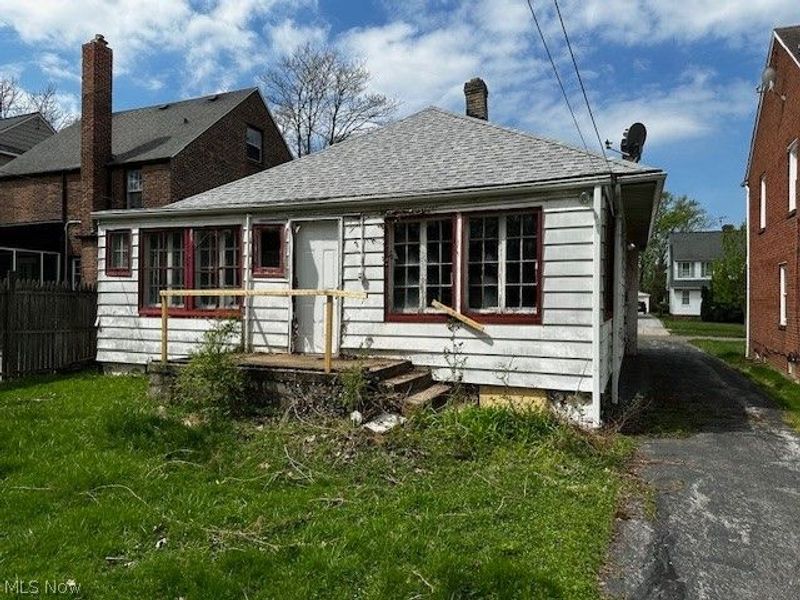 2239 Barrington Road, University Heights, OH 44118 Photo 3