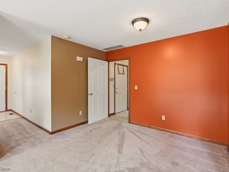 5723 Gateway Lane, Brook Park, OH 44142 Photo 11