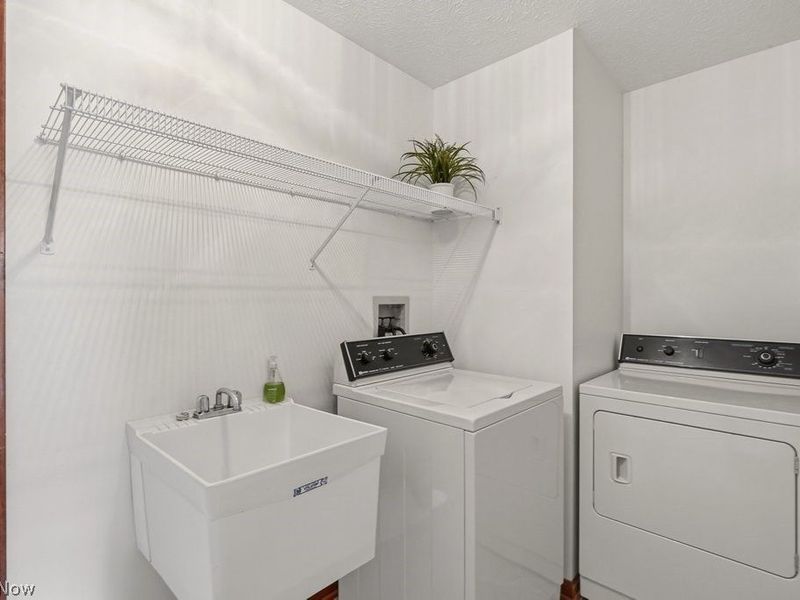 5723 Gateway Lane, Brook Park, OH 44142 Photo 21