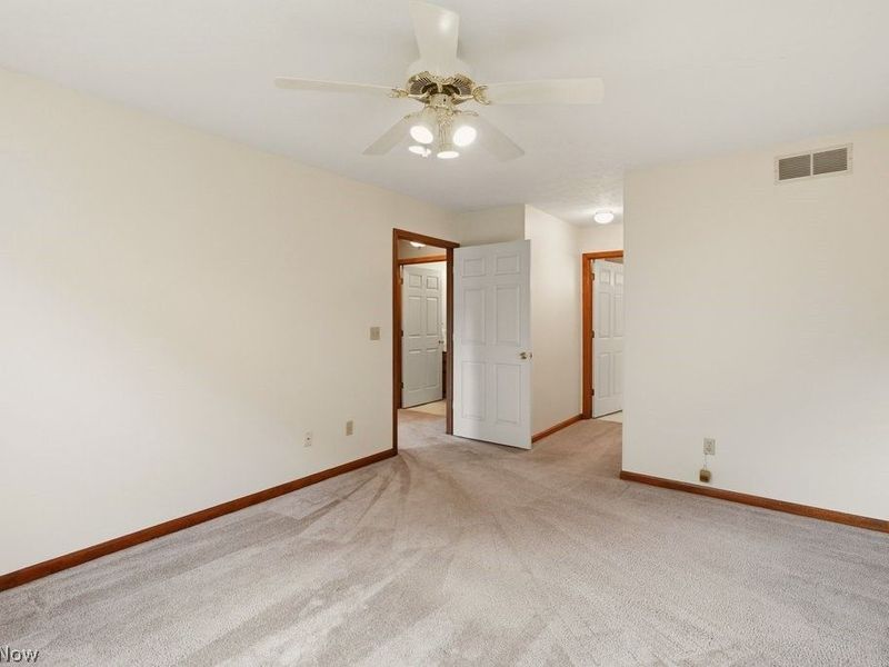 5723 Gateway Lane, Brook Park, OH 44142 Photo 22