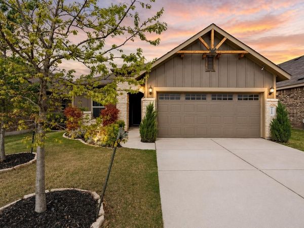 215 Methodius DR , Hutto, TX 78634