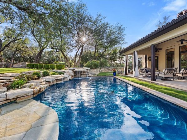 105 Harbor Hill DR, Lakeway, TX 78734