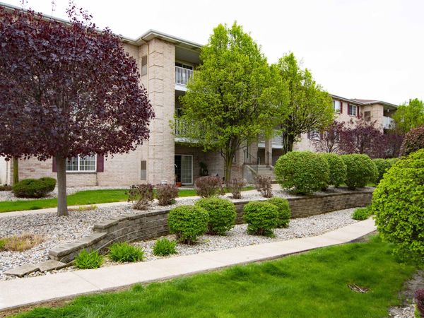 2009 W 75th Place , Merrillville, IN 46410