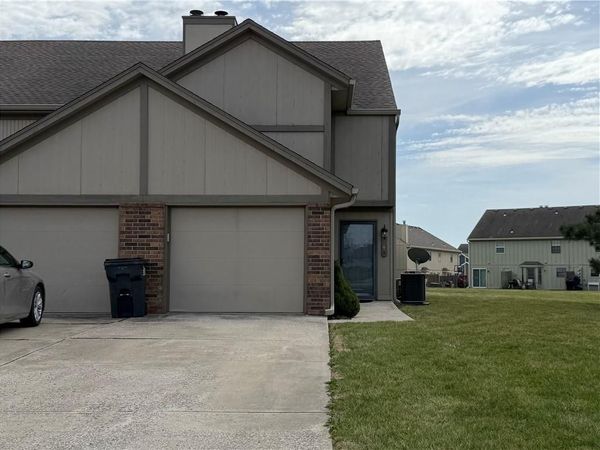 527 NE 6th Street, Unit D, Blue Springs, MO 64014