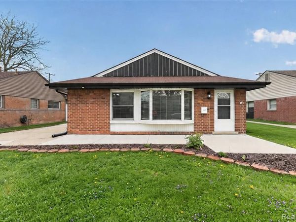 18570 Matthews Street, Riverview, MI 48193