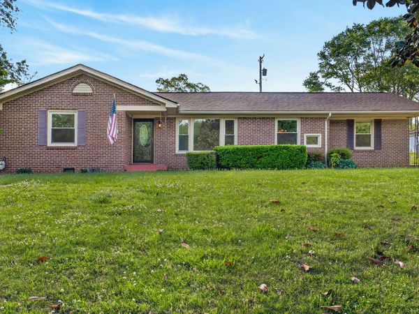 410 Sherwood Dr , Clarksville, TN 37043