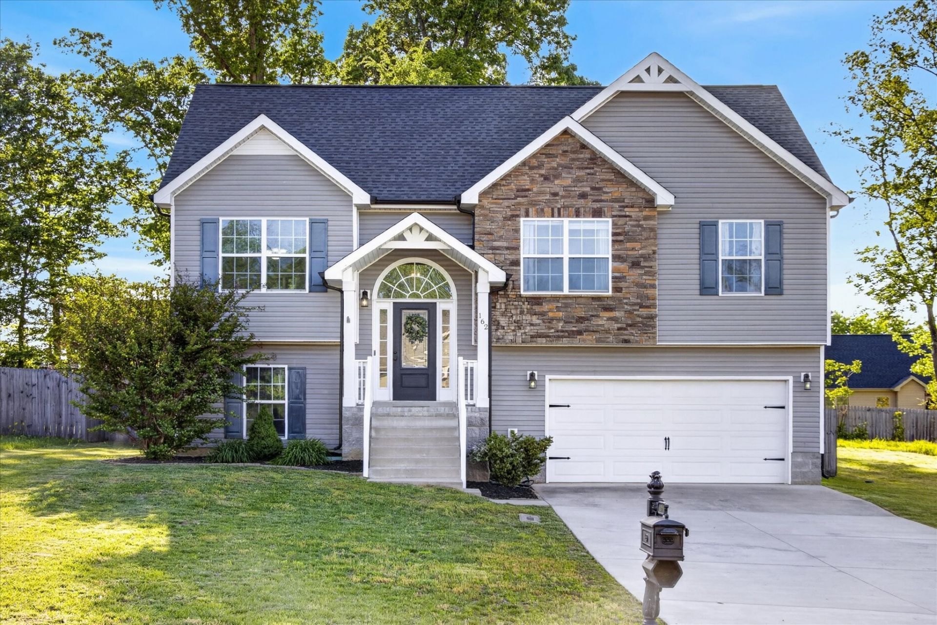 162 Sycamore Hill Dr, Clarksville, TN 37042 Main Photo