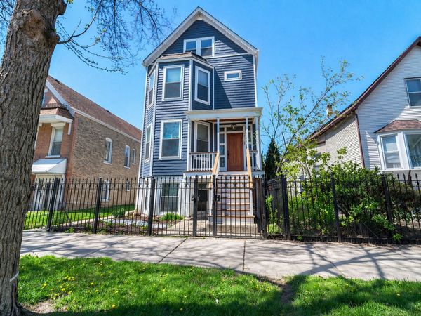 2838 N Hamlin Avenue , Chicago, IL 60618
