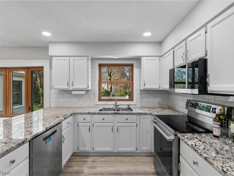 18256 Heritage Trail, Strongsville, OH 44136 Photo 9