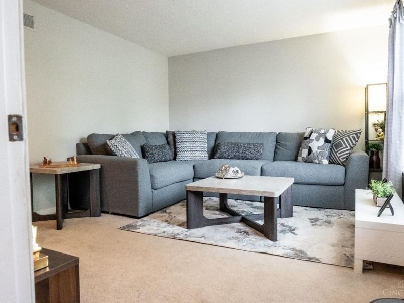 6955 Hunting Horn Court, Fairfield Twp, OH 45011 Photo 9