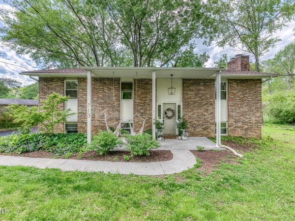 713 Crowell Lane, Johnson City, TN 37601