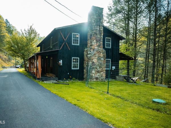 1128 Deer Meadow Road, Raven, VA 24639