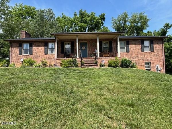 179 Cloverleaf Drive, Bristol, VA 24202